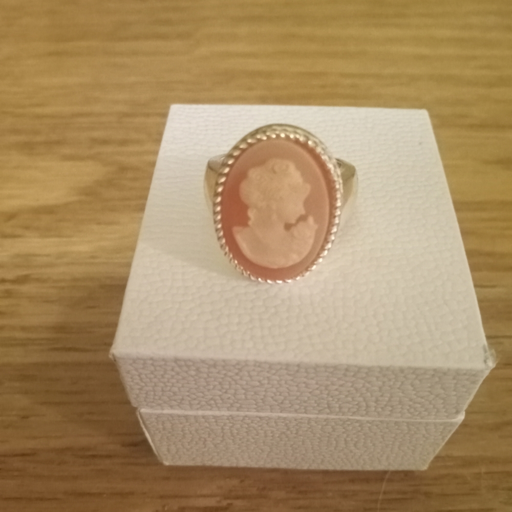 Vintage Silver Plated Cameo Ring